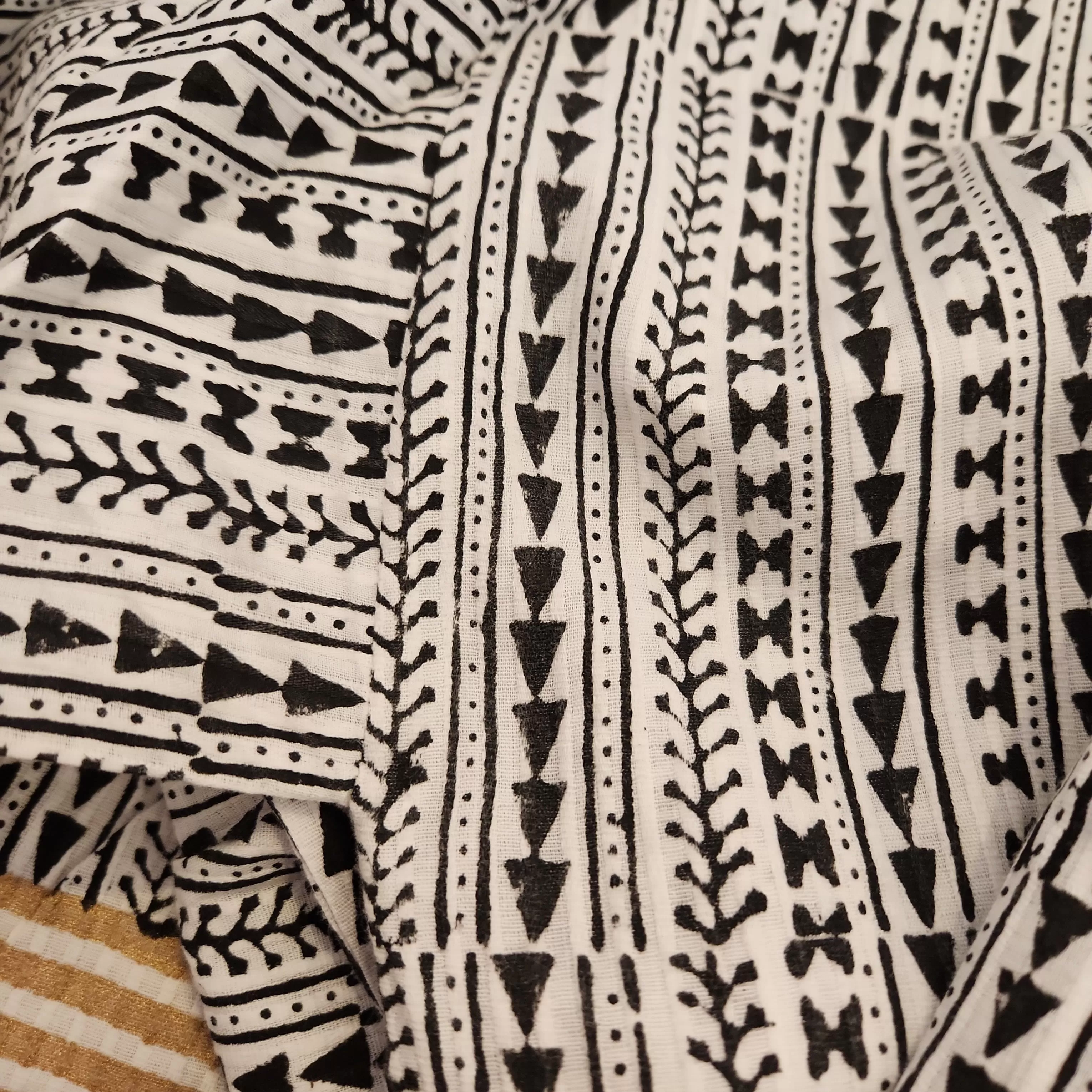 Blocked White, Black and Gold Printed V-neck Kurta | Pre Loved |