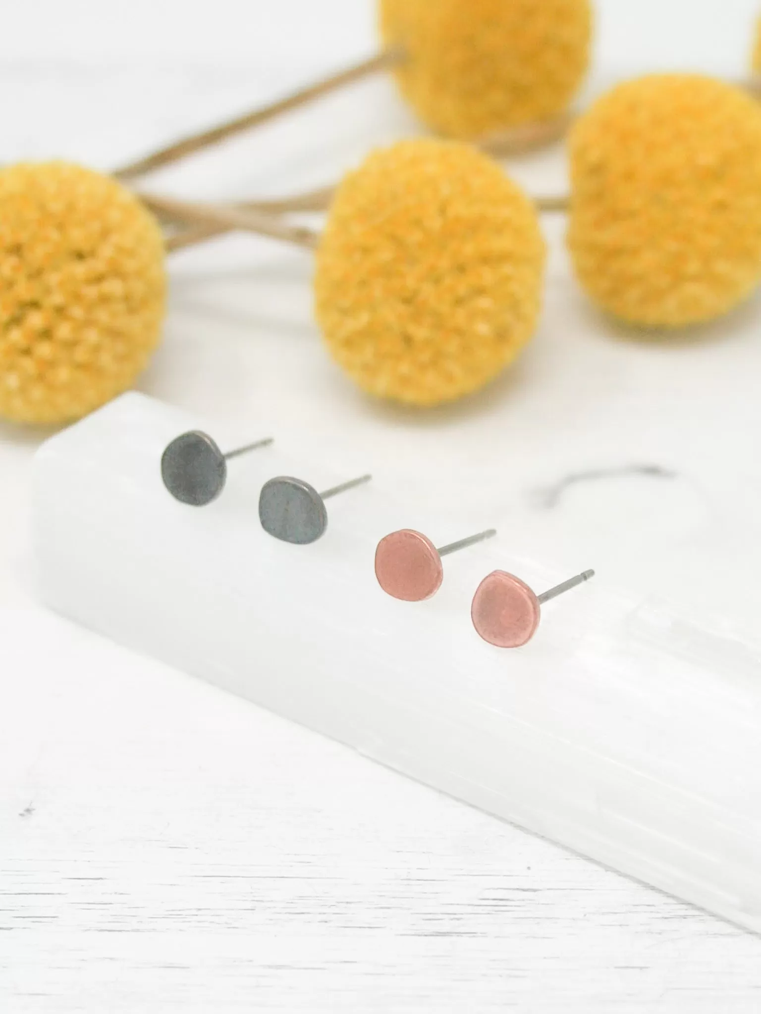 Dot stud earrings [ready to ship]