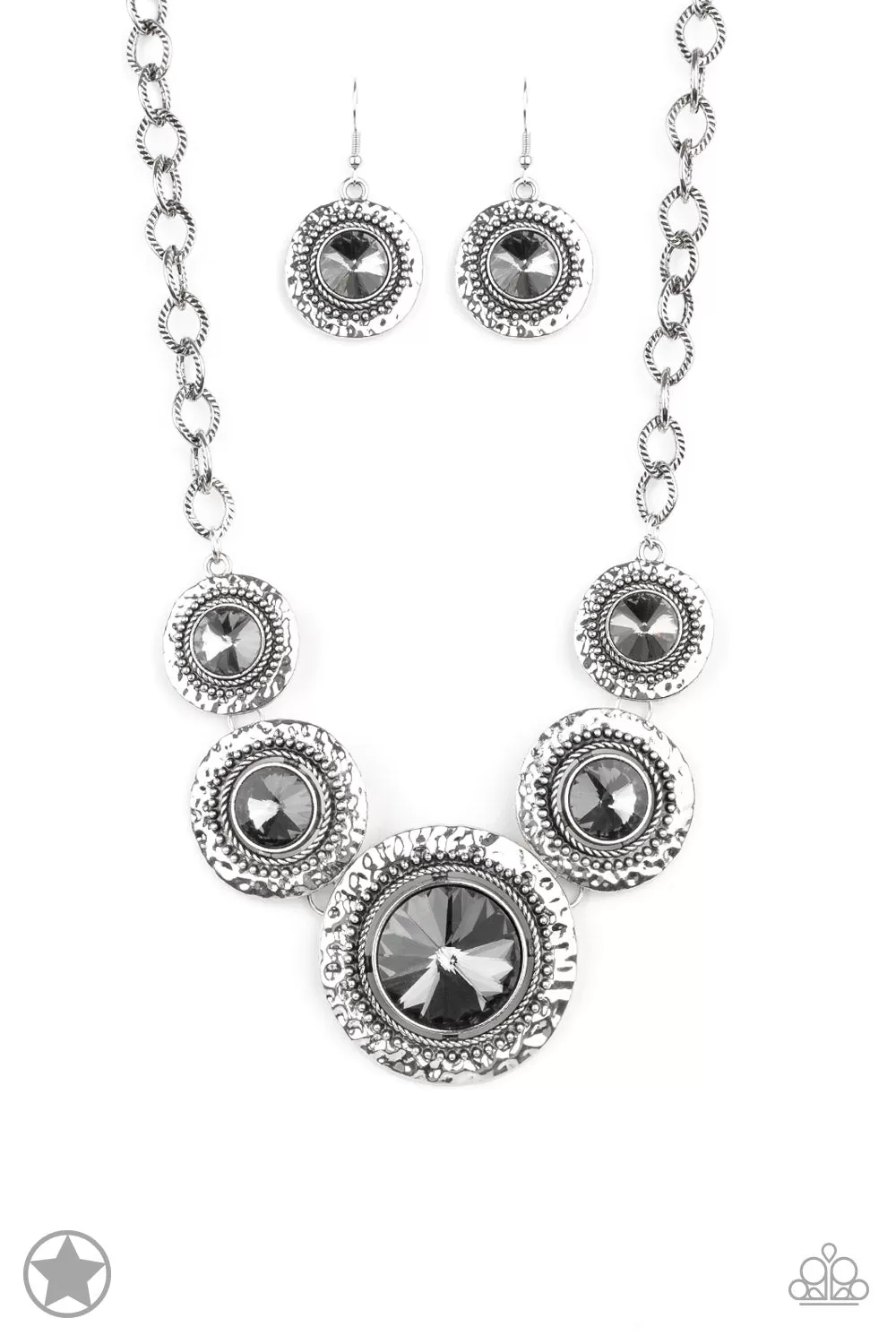 Paparazzi Accessories - Global Glamour - Silver Blockbuster Necklace