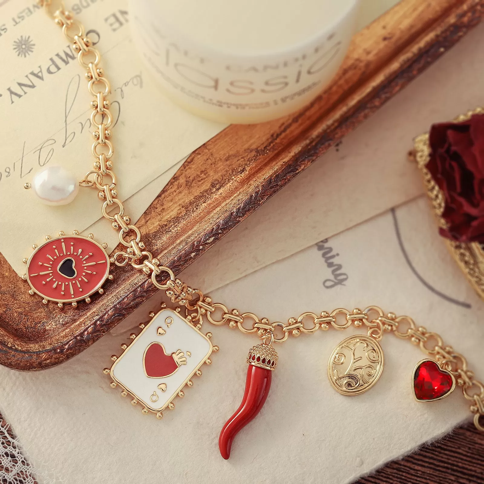 Queen's Love Necklace