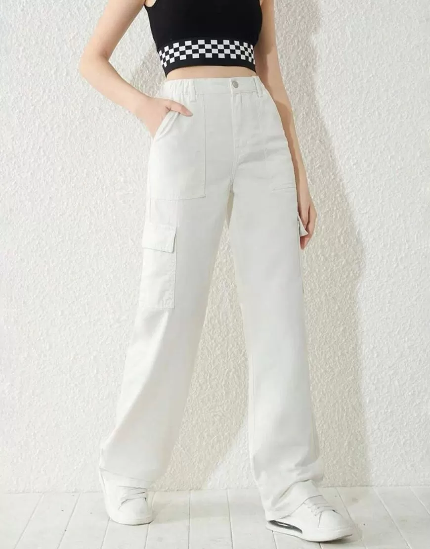 Wide Leg Flap Pocket Cargo Jeans in White