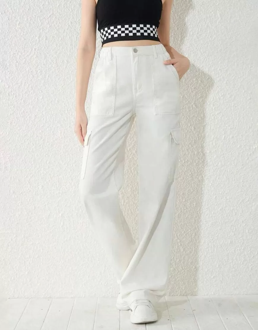 Wide Leg Flap Pocket Cargo Jeans in White